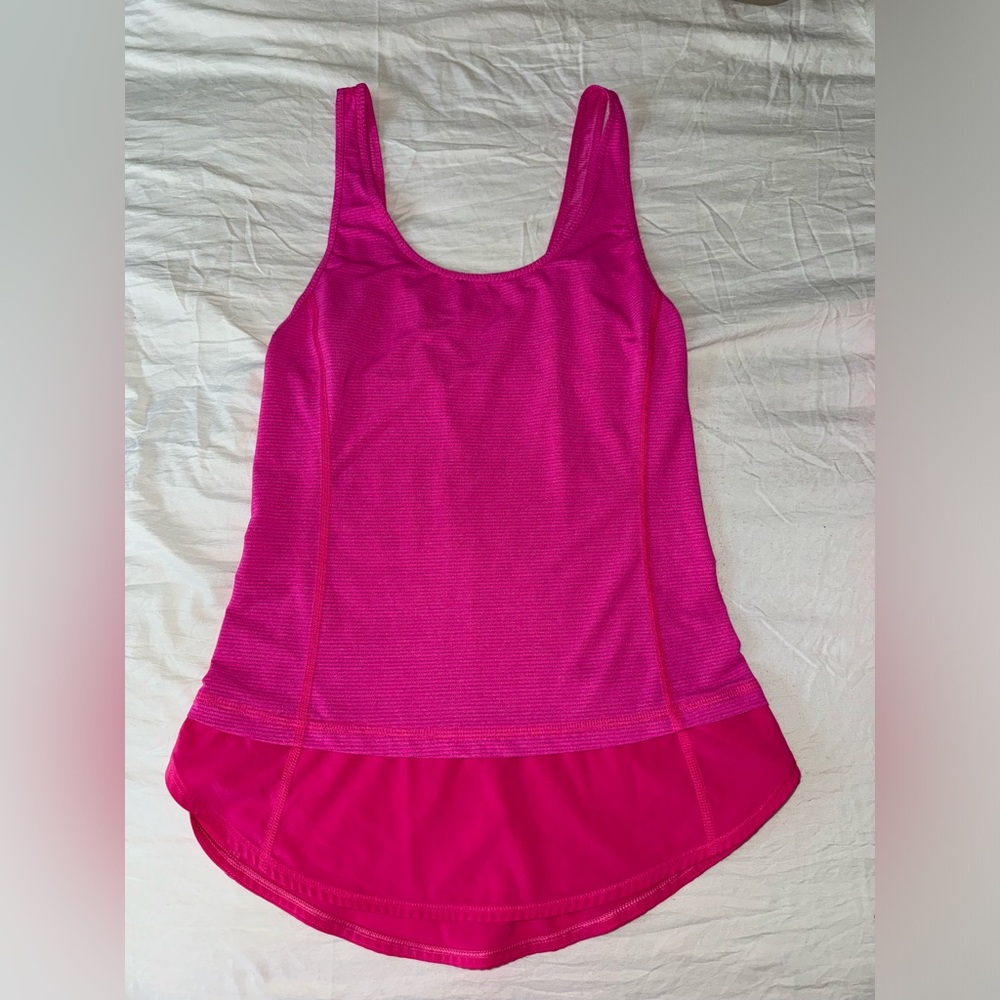 Lululemon Run: Mod Moves Singlet in Raspberry Glo - Picture 2 of 5